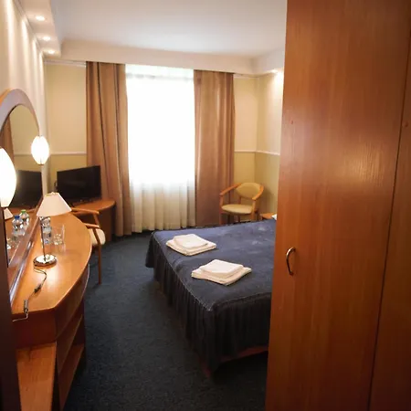 Korona & Restauracja Hotel 2*